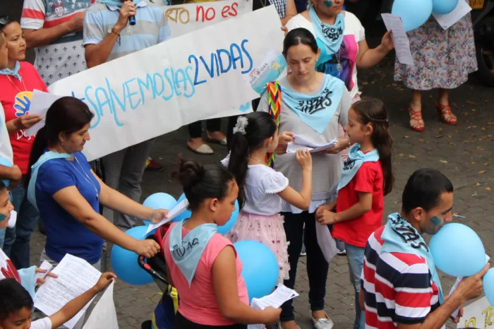 MARCHANDO POR LA VIDA