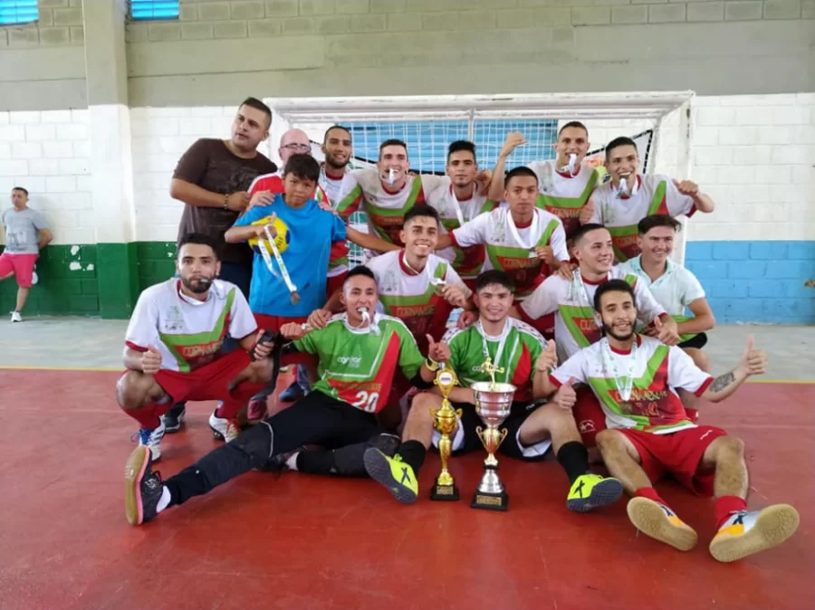 ESTRELLA ROJA DE MEDELLÍN, CAMPEÓN