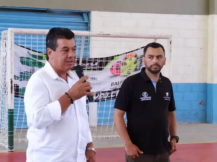 MAXIMINO CASTAÑO CASTAÑO, ALCALDE, en el cierre del evento.