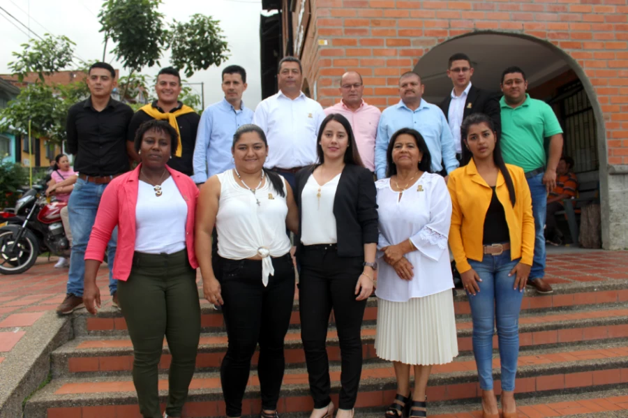 Integrantes concejo municipal San Luis 2020-2023, en compañia del Alcalde Henry Suárez Jiménez, y Paula Rojas Gomez, reelegida como secretaria de la corporación, para el periodo 2020