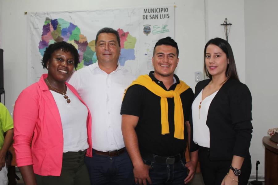 Mesa directiva Concejo San Luis 2020, de izquierda a derecha, Clara Nidia Rengifo M - 2º vicepresidente, Luis Carlos Bermudes C presidente, Harol Yesid Garcia Monsalve, 1º vicepresidente, acompañados de la reelegida secretaria Paula Rojas Gomez