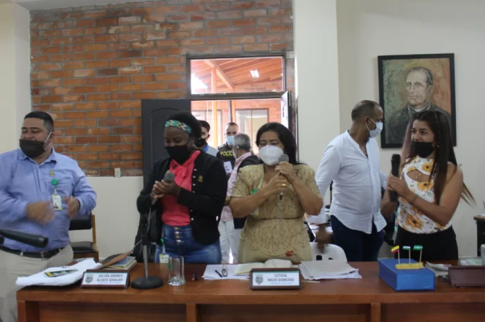 Firma el pacto por la voz de las mujeres