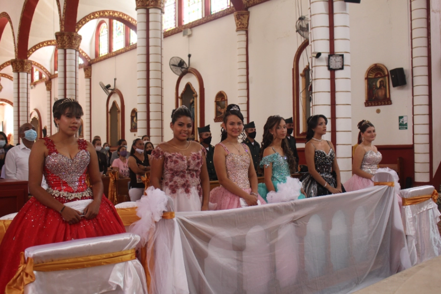 QUINCEAÑERAS FELICES