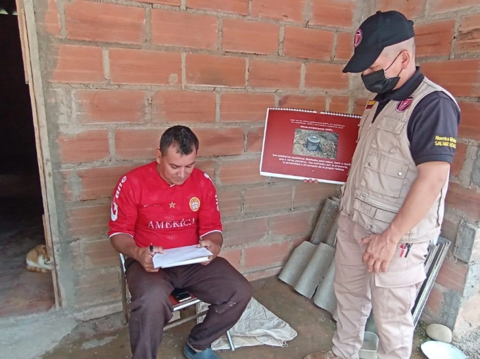 El Batallon de Desminado Capacita a la Comunidad de San Luis