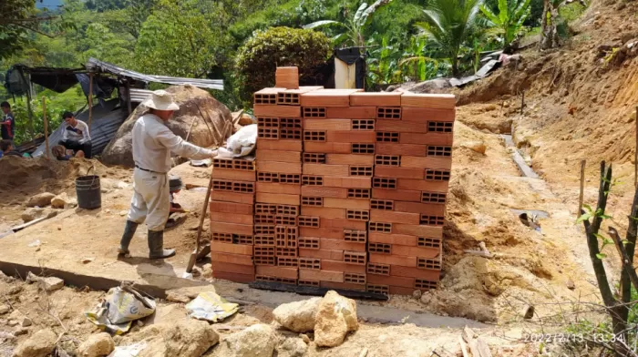 Seguimos con la campaña de construcción de la vivienda de Leidy Mejia