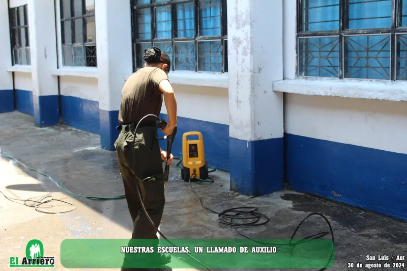 La Policía tambien se unio a la causa.