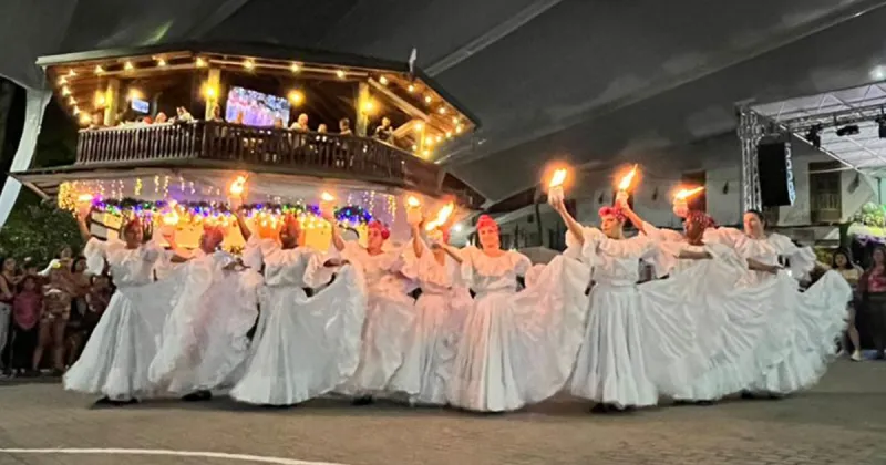 Grupos de Danzas Participando de Festivales en Zipaquirá (Cundinamarca y Cocorná)